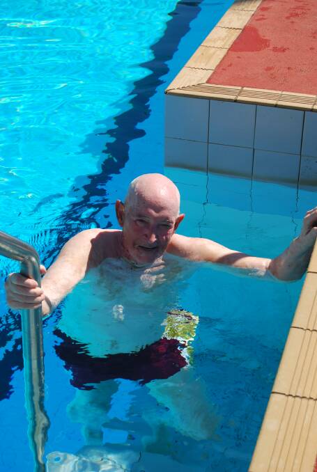 o Splasher Col ‘Our Mate’ Eldridge enjoys the Sunday morning competitions with Splashers.