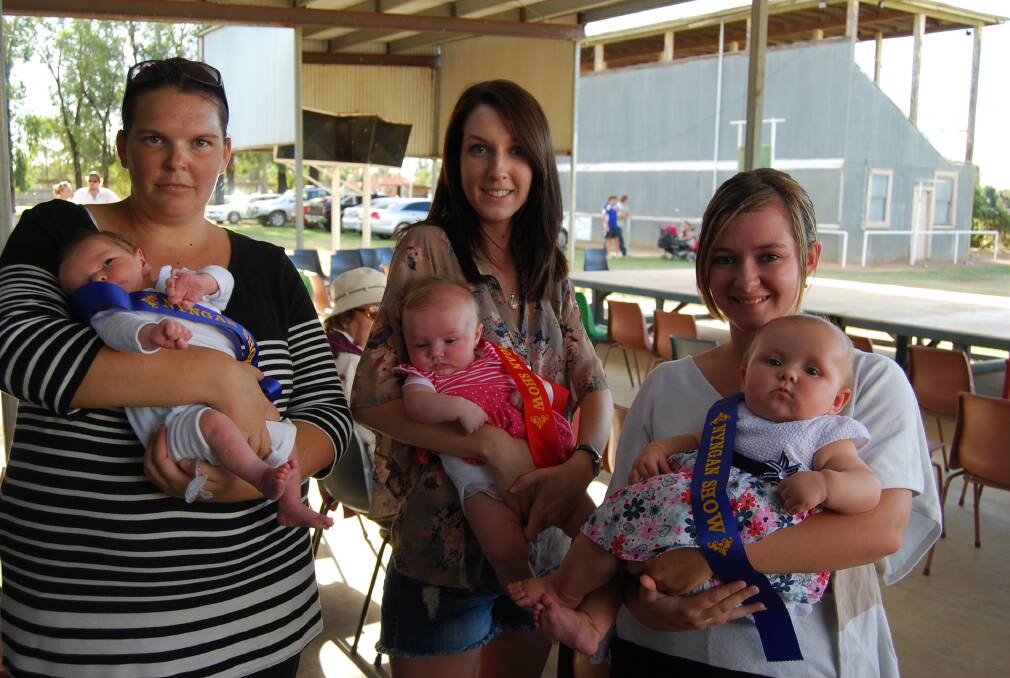  Patricia Taylor with Liam (1st under 6 months boy), Michelle Finn with Melanie Howard (2nd under 6 months girl), and Nicole with Makayla Martin (1st place in the under 6 months girl competition)