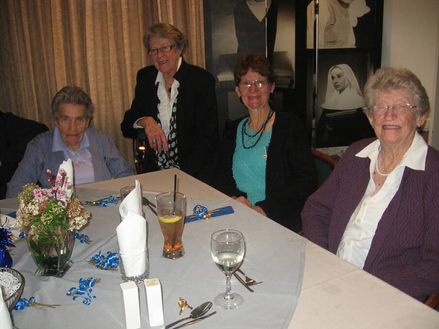 o Jean Giles, Gai Lister, Betty Jackson & Dorothy Larsen enjoying the day.