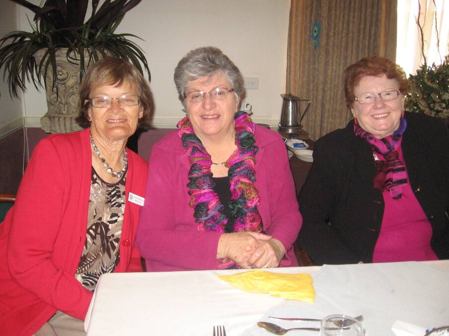 o Members Margaret Dunn, Lynne Walsh and Julie Teale attended the celebration.
