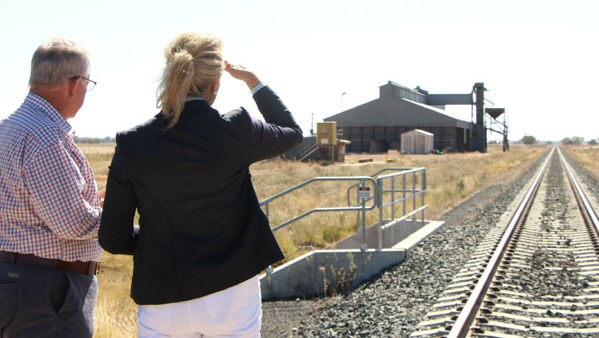 Mark Coulton and Bridget McKenzie at the Inland Rail site in Narromine. Picture supplied