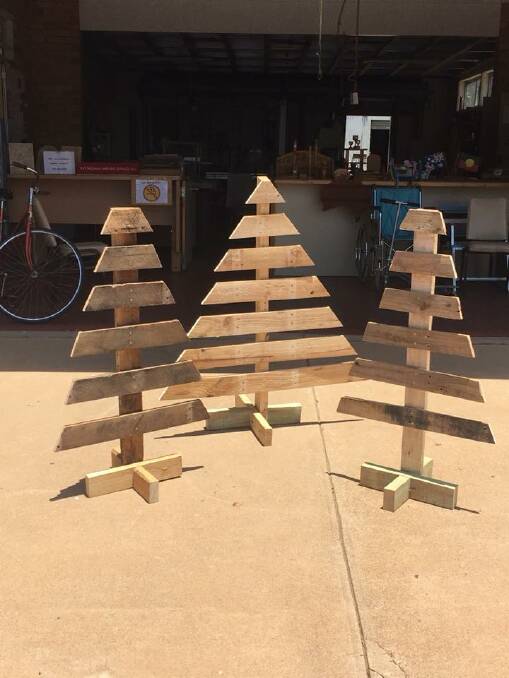 Got any pallets needing a home? Bogan Shire Council recently gave a load to the Nyngan Men’s Shed for its Christmas Tree project. You can buy one of these beauties for $15, with all proceeds going to the Men’s Shed.
