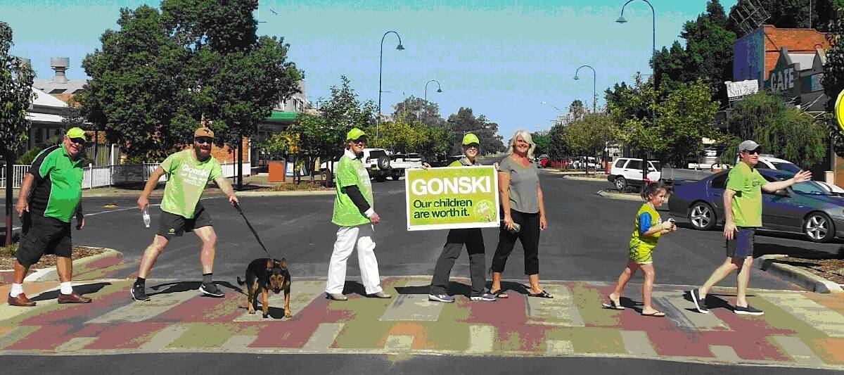 SHOWING SUPPORT: The Nyngan teachers giving a Gonski. Photo: CONTRIBUTED.