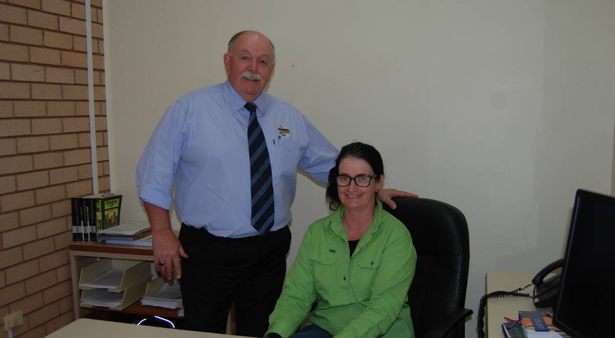Rural Financial Counselling Service NSW Central Region Jeff Caldbeck and Rural Financial Counsellor Gabby Kirk. Photo: ZAARKACHA MARLAN