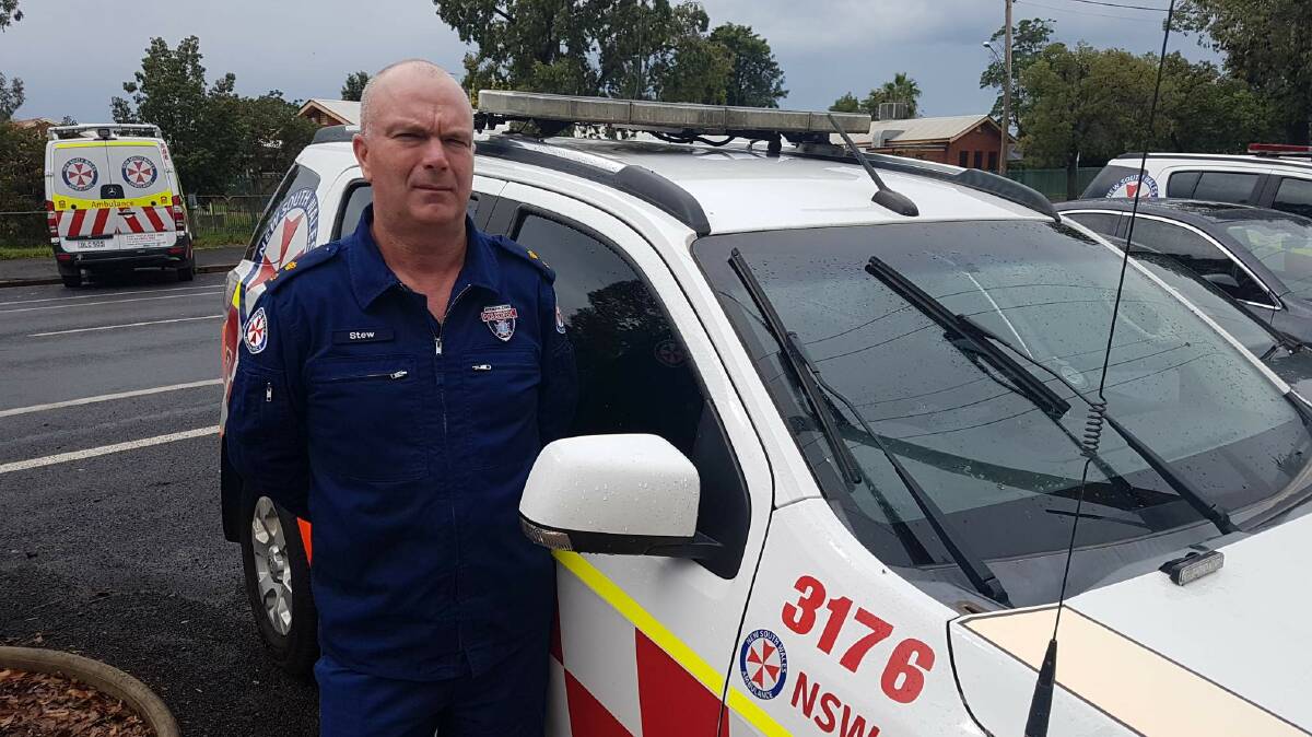 HELPING HAND: NSW Ambulance zone manager superintendent Stewart Clarke is pleading with people for patience as paramedics try to protect themselves from COVID-19. Photo: CONTRIBUTED 