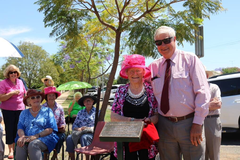 Corridor of Jacarandas: Judy Davis and mayor Ray Donald at the unveiling of the plaque for Roy Davis. Photo: Contributed