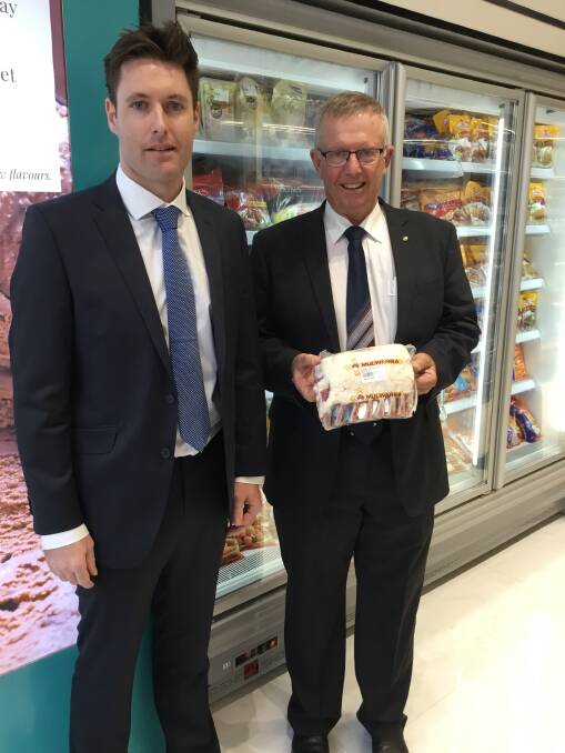 Member for Parkes and Assistant Trade Minister Mark Coulton holding a rack of Australia’s Mulwarra Lamb in Mumbai, India, with Peter Coleman, Trade Commissioner.