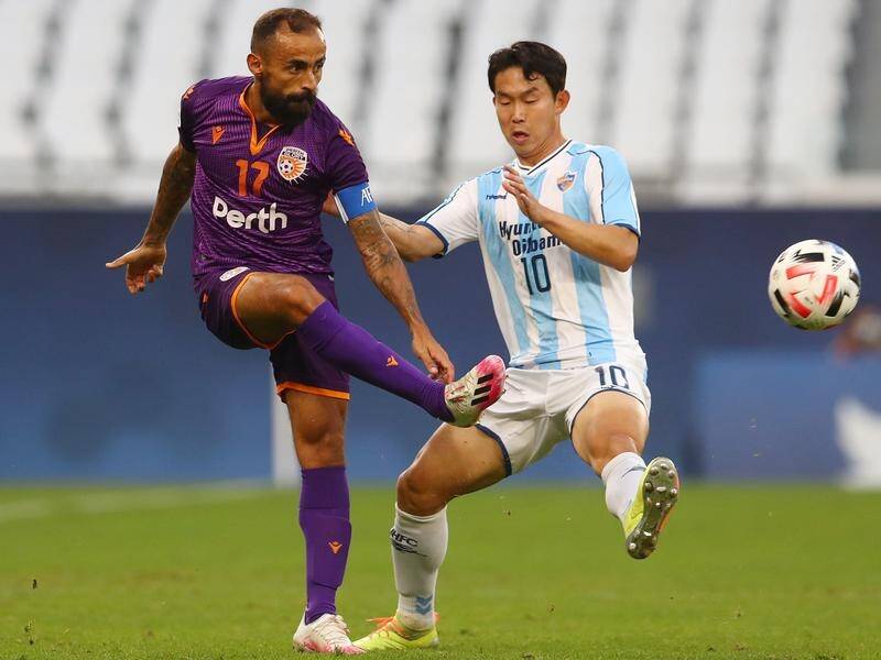 Perth Glory's Diego Castro returns to the team for Monday's ACL clash with Shanghai Shenhua.