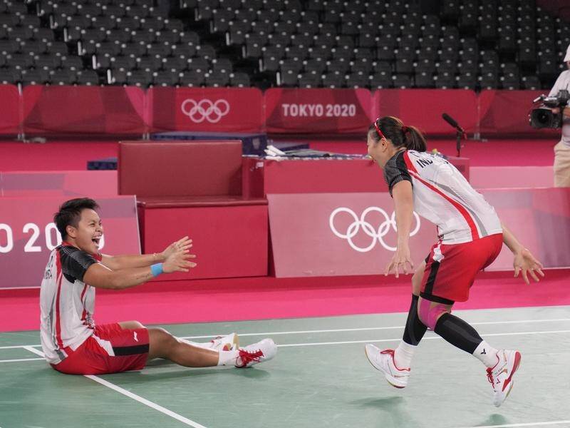 Indonesia's women's badminton doubles have claimed the country's first gold at the Tokyo Games.