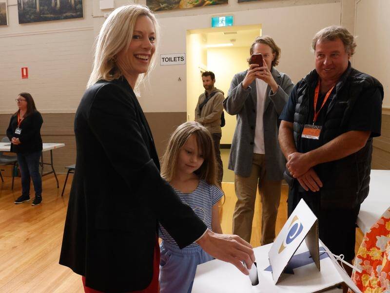 Tasmanian Labor leader Rebecca White has cast her ballot in Sorell. (Rob Blakers/AAP PHOTOS)